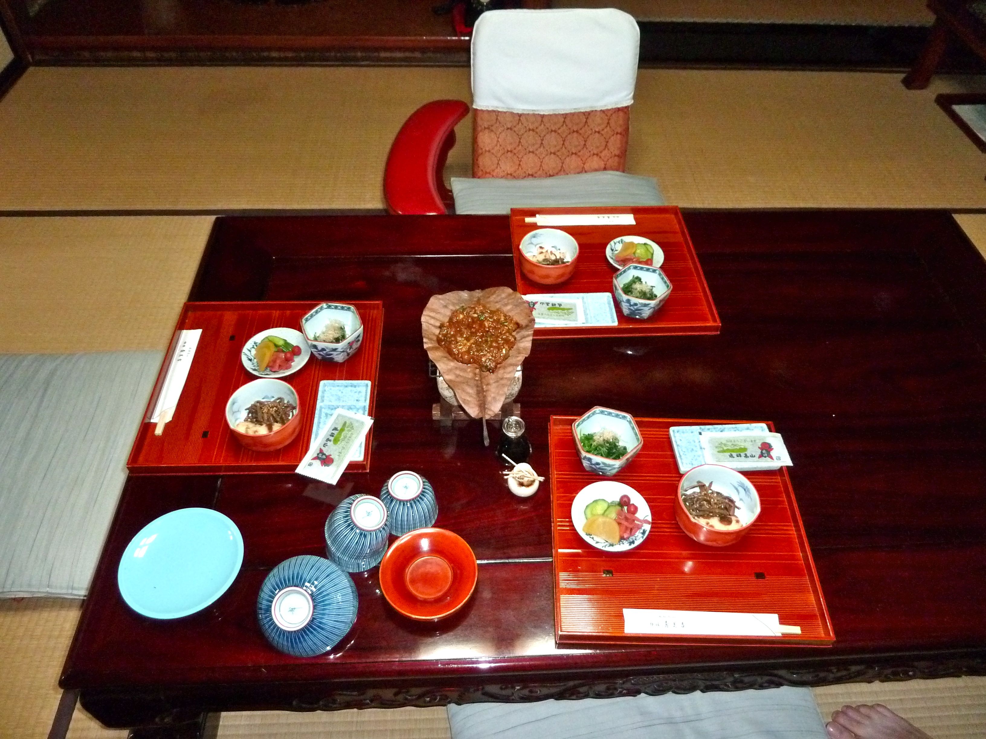 Petit-déjeuner, au ryokan à Takayama