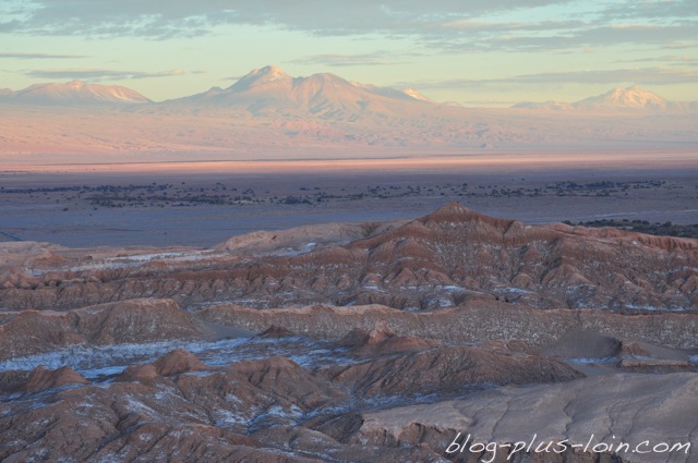 Coucher de soleil sur la Valle de la muerte. Désert d'Atacama. Chili.