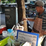 Bouffe de rue, à Bangkok.