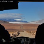 De retour des geysers del Tatio. Désert d'Atacama. Chili.