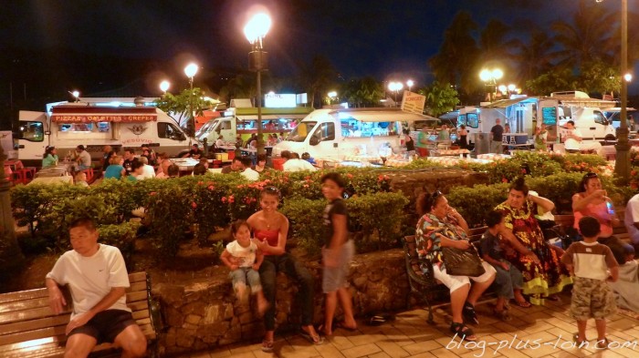 Les roulottes à Papeete.