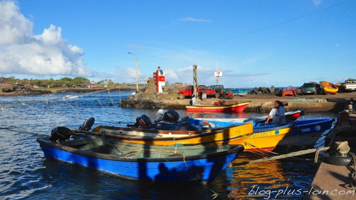 Sur le port de Hanga Roa, sur l'île de Pâques.